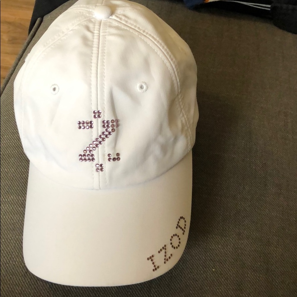 IZOD white hat 🧢